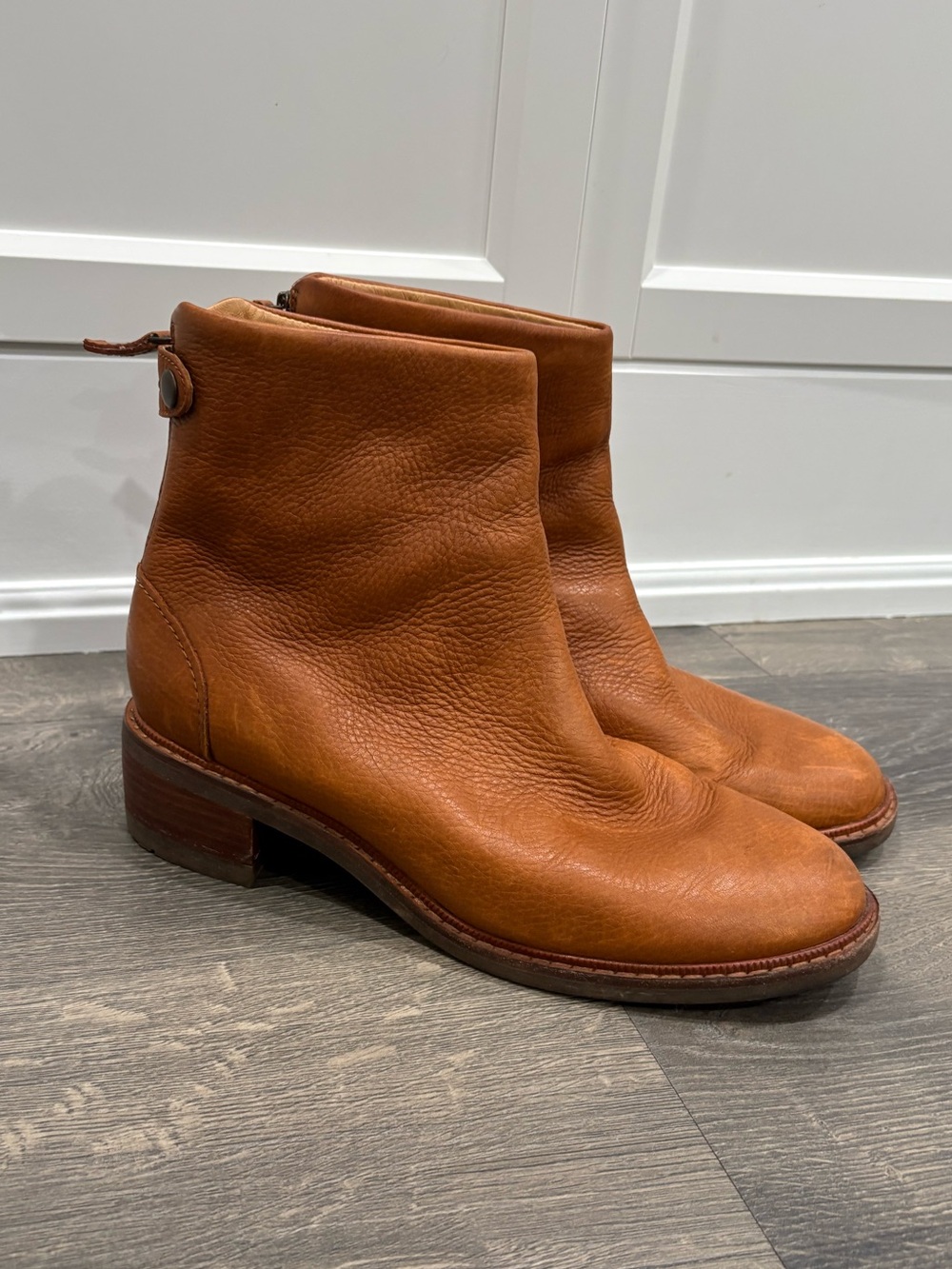 Roots • Hillhurst Brown Leather Ankle Boots • Size 10